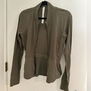 Lululemon The Ease Jacket size 8 green